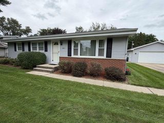 2211 E Easy Street, Beloit, WI 53511