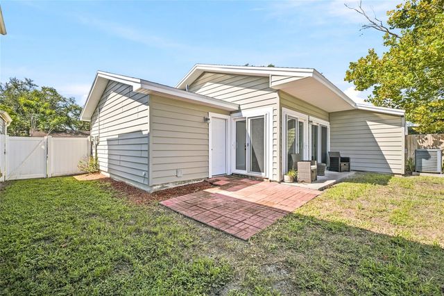 7714 GLADES COURT, Temple Terrace, FL 33637