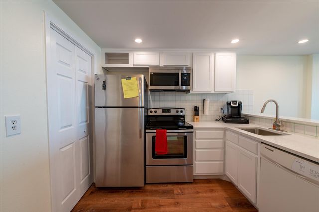 7310 Seawall Boulevard 409, Galveston, TX 77551