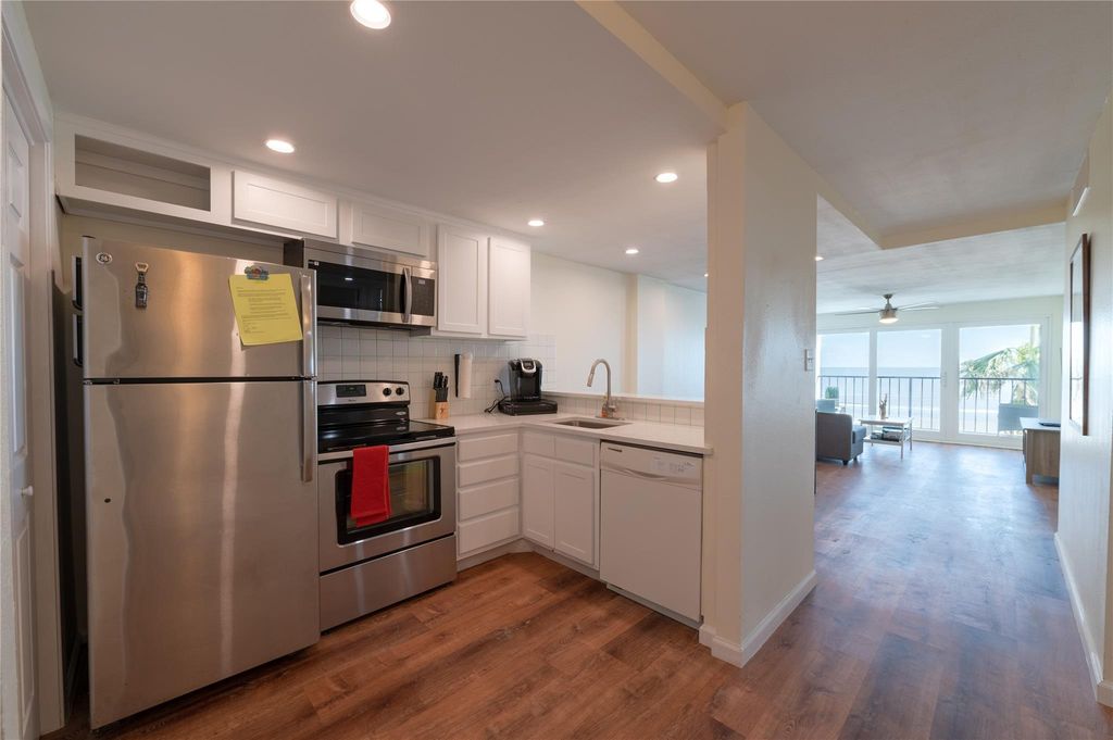 7310 Seawall Boulevard 409, Galveston, TX 77551