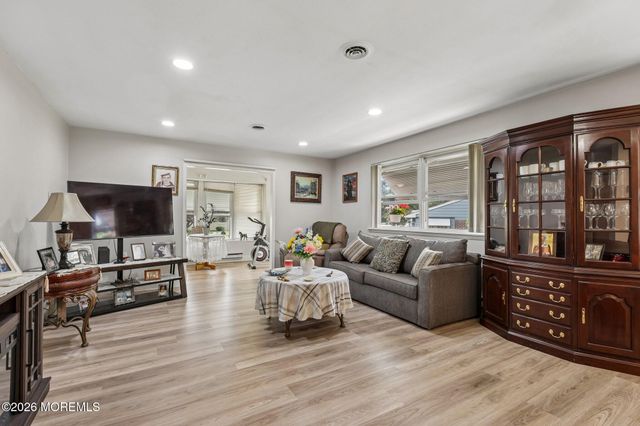 32 A Franklin Lane, Whiting, NJ 08759