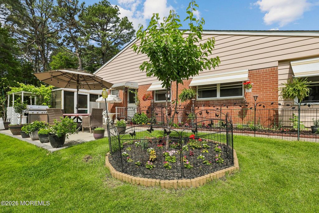 32 A Franklin Lane, Whiting, NJ 08759