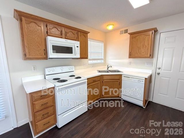 8821 Cameron Spring Road, Charlotte, NC 28214