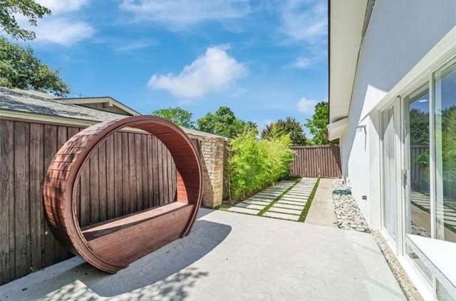 2926 Forest Hills Lane, Richardson, TX 75080