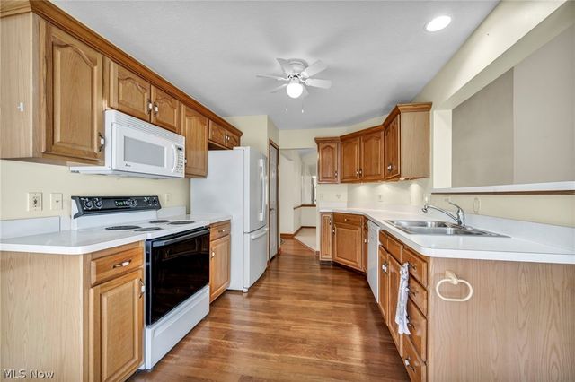 30640 Jasmine Court 61B, North Olmsted, OH 44070