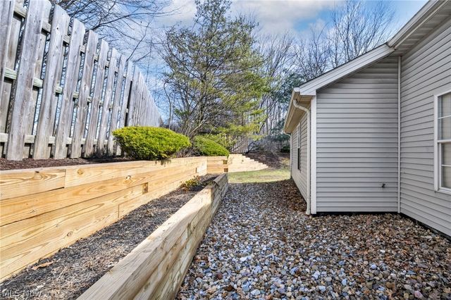 30640 Jasmine Court 61B, North Olmsted, OH 44070