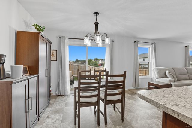 5607 Cades Cove, Fort Wayne, IN 46808