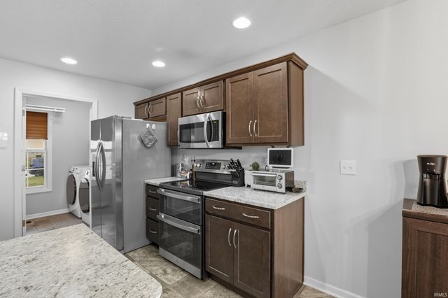 5607 Cades Cove, Fort Wayne, IN 46808