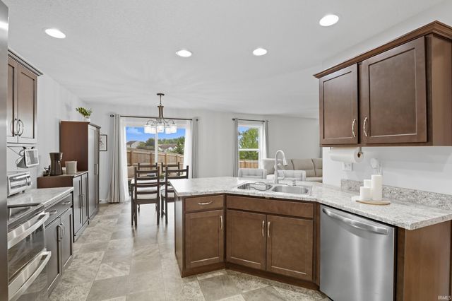 5607 Cades Cove, Fort Wayne, IN 46808