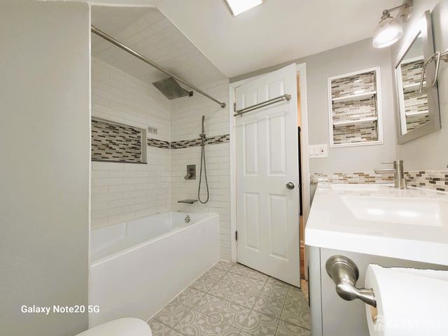 30 Whittier Avenue, Franklin Twsp, NJ 08873