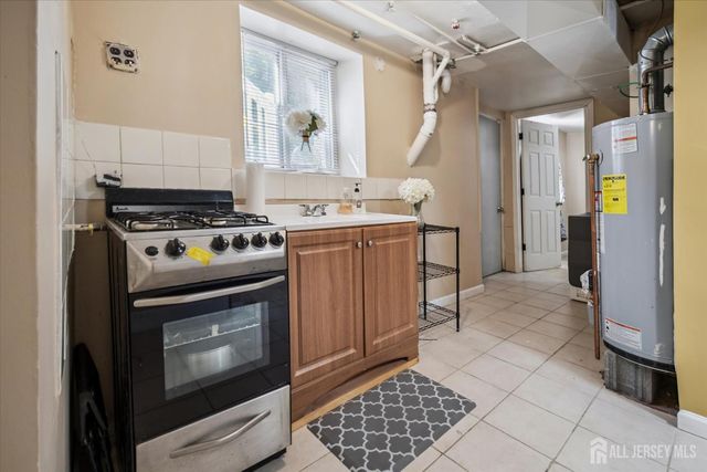 30 Whittier Avenue, Franklin Twsp, NJ 08873