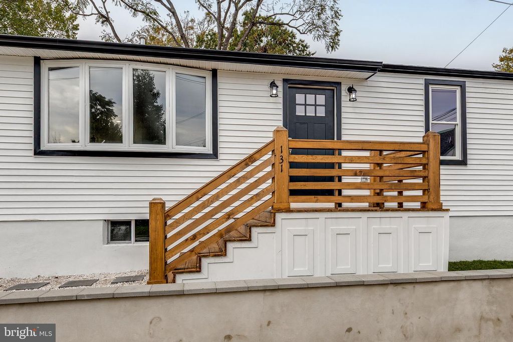 131 PEARL ST, MOUNT HOLLY, NJ 08060 — exterior