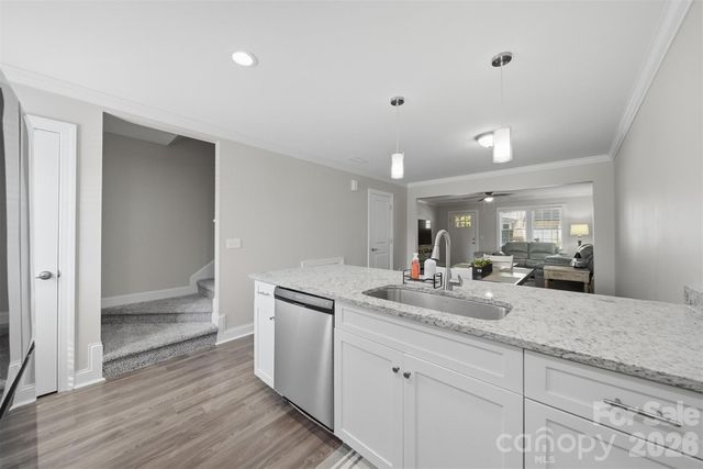 3953 Newhall Drive NW, Hickory, NC 28601