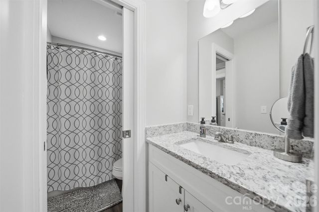 3953 Newhall Drive NW, Hickory, NC 28601