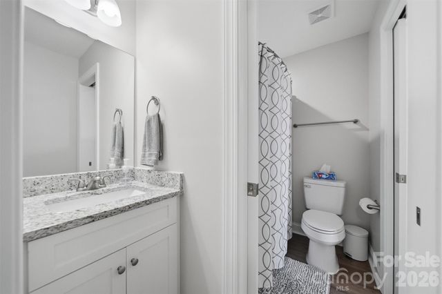 3953 Newhall Drive NW, Hickory, NC 28601