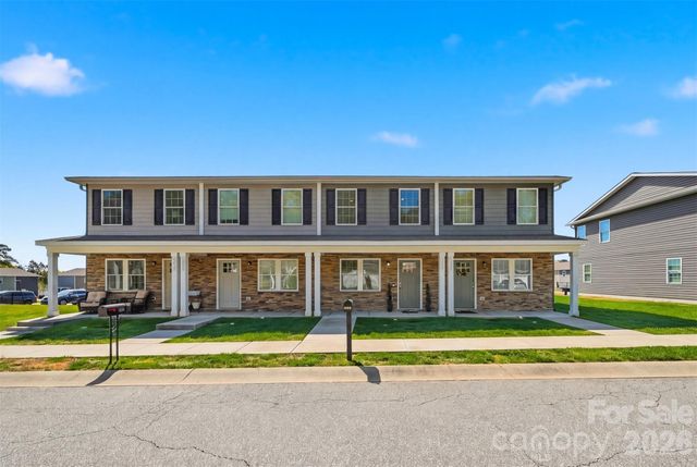 3953 Newhall Drive NW, Hickory, NC 28601