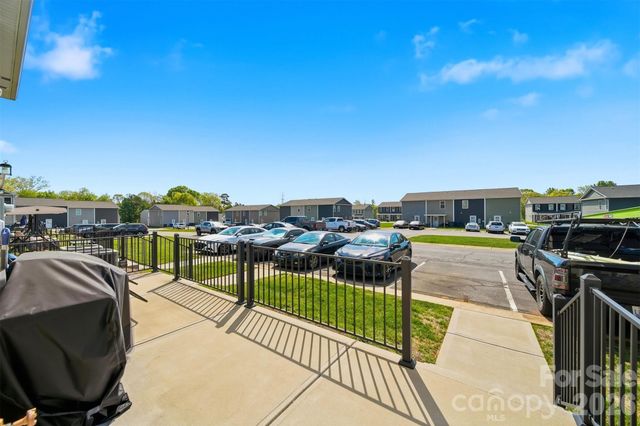 3953 Newhall Drive NW, Hickory, NC 28601