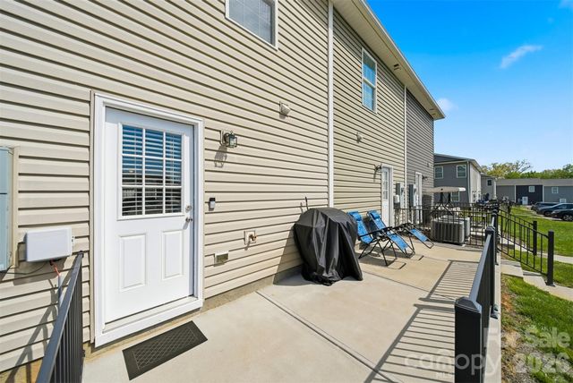 3953 Newhall Drive NW, Hickory, NC 28601
