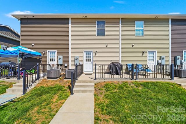 3953 Newhall Drive NW, Hickory, NC 28601