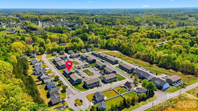 3953 Newhall Drive NW, Hickory, NC 28601