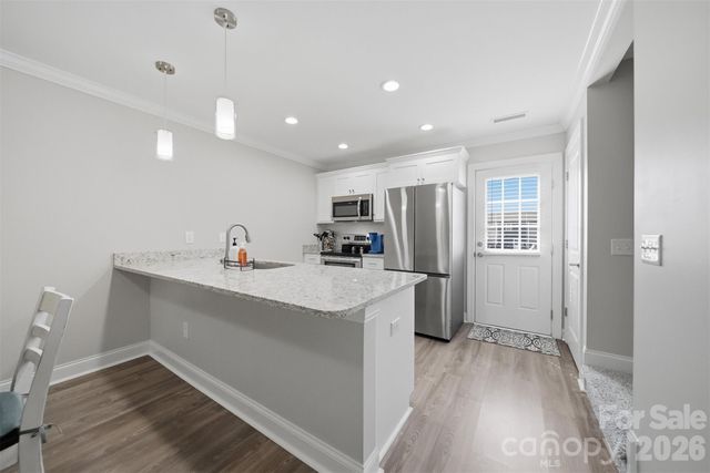 3953 Newhall Drive NW, Hickory, NC 28601