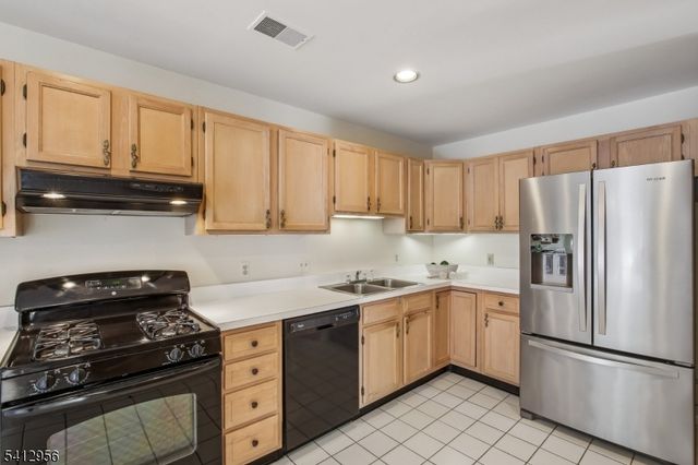 2401 Decatur Ct, Washington Twp., NJ 07840