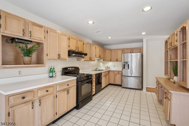 2401 Decatur Ct, Washington Twp., NJ 07840