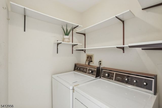 2401 Decatur Ct, Washington Twp., NJ 07840