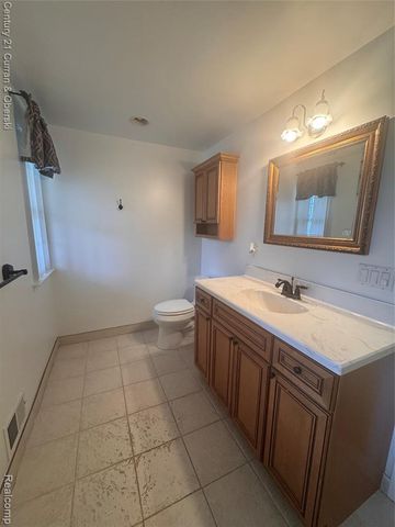 24840 Olde Orchard Street, Novi, MI 48375