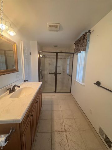 24840 Olde Orchard Street, Novi, MI 48375