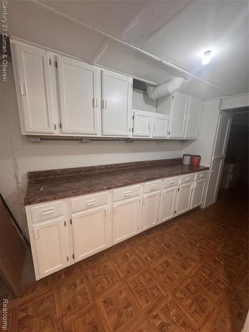 24840 Olde Orchard Street, Novi, MI 48375
