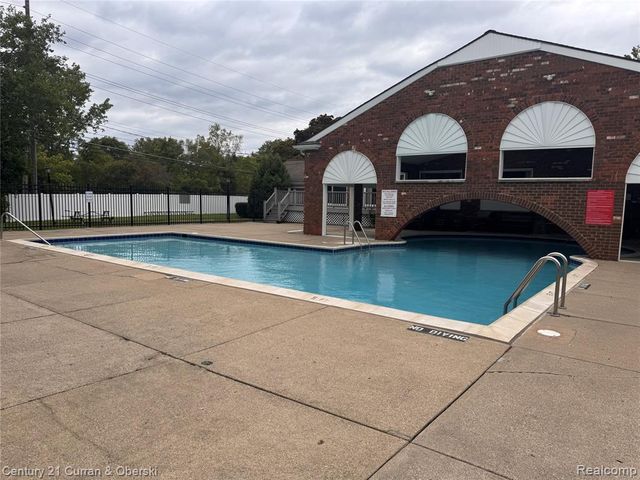 24840 Olde Orchard Street, Novi, MI 48375