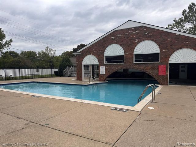 24840 Olde Orchard Street, Novi, MI 48375