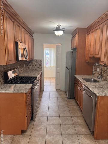 24840 Olde Orchard Street, Novi, MI 48375