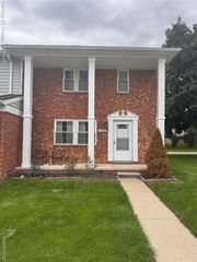 24840 Olde Orchard Street, Novi, MI 48375