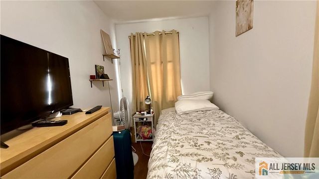 70 Spring Street, Woodbridge Proper, NJ 07095