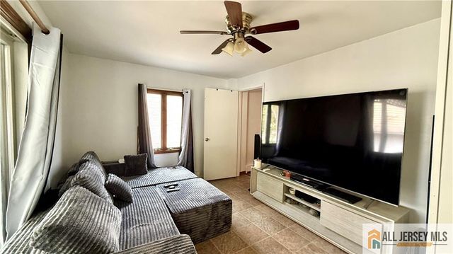 70 Spring Street, Woodbridge Proper, NJ 07095