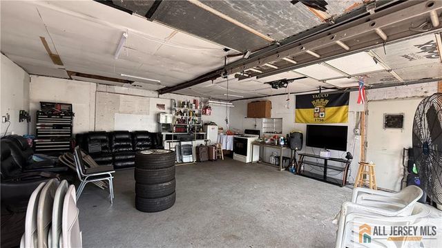 70 Spring Street, Woodbridge Proper, NJ 07095
