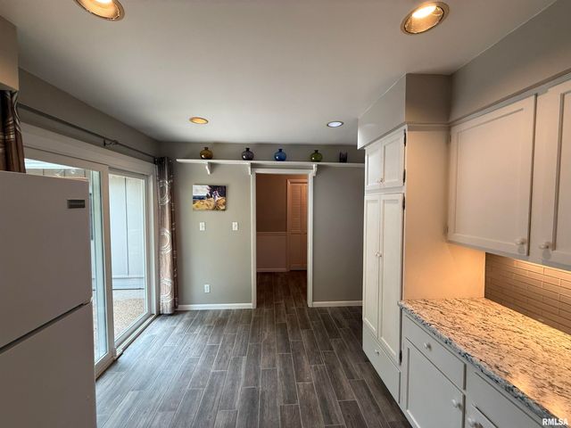 7100 N Fox Point Dr Apt 3, Peoria, IL 61614