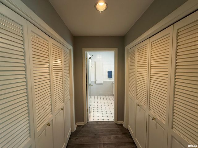 7100 N Fox Point Dr Apt 3, Peoria, IL 61614