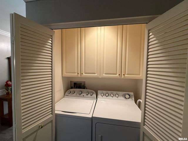 7100 N Fox Point Dr Apt 3, Peoria, IL 61614