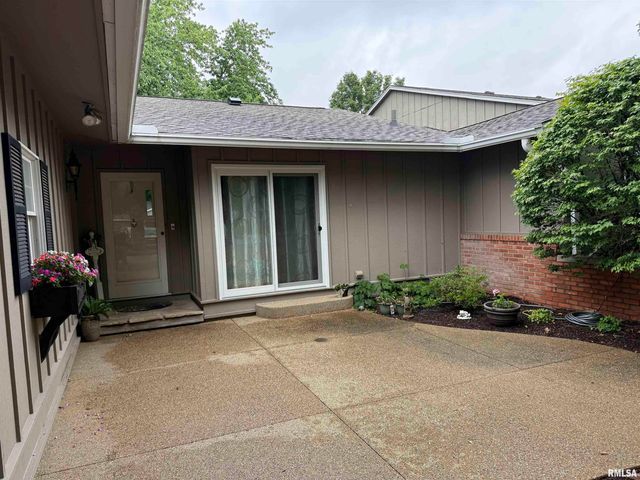 7100 N Fox Point Dr Apt 3, Peoria, IL 61614
