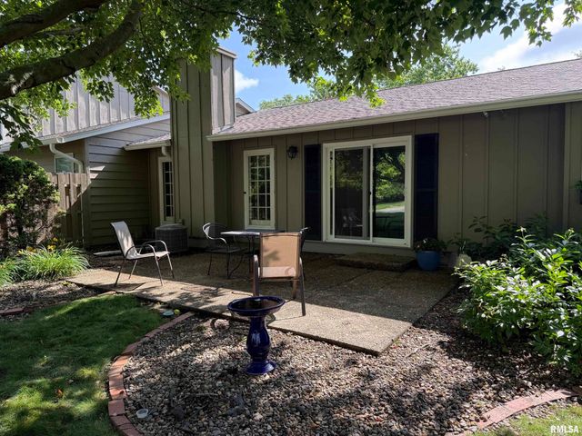 7100 N Fox Point Dr Apt 3, Peoria, IL 61614