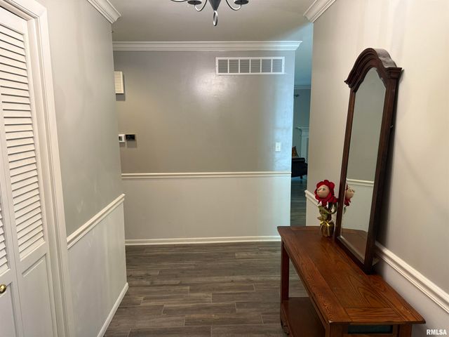 7100 N Fox Point Dr Apt 3, Peoria, IL 61614