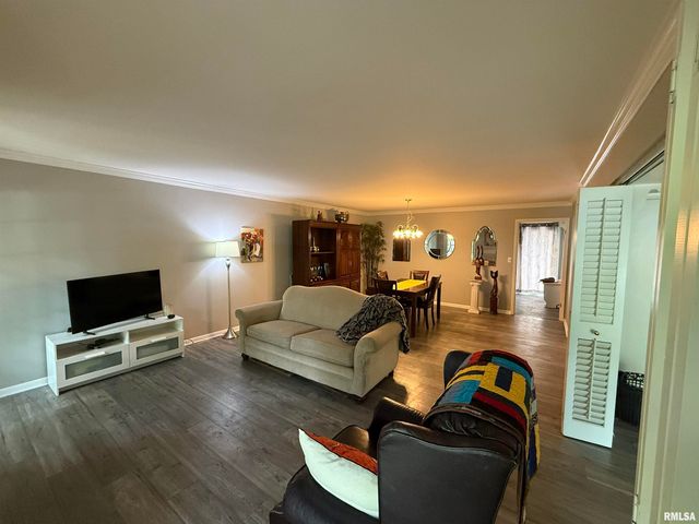 7100 N Fox Point Dr Apt 3, Peoria, IL 61614