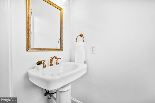 2925 SOUTH DAKOTA AVE NE, Washington, DC 20018