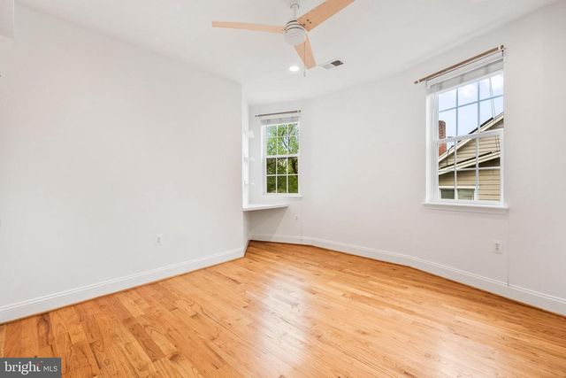 2925 SOUTH DAKOTA AVE NE, Washington, DC 20018