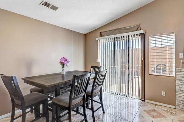 463 Sunrise West Drive SW, Albuquerque, NM 87121