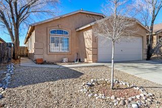 463 Sunrise West Drive SW, Albuquerque, NM 87121