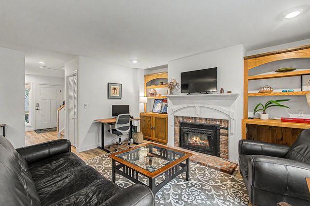911 Dorset St Apt 29, South Burlington, VT 05403